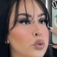 Алексиc Чавез Голая