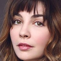 Аликс Бенезек Голая