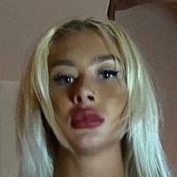 Эликс Смолл Голая