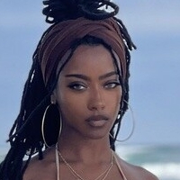 Алия Уилл Голая