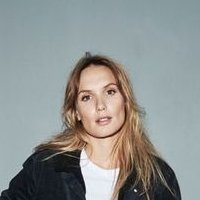 Ана Жирардо Голая