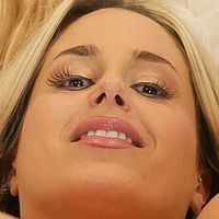 Эшлейникколейога Голая