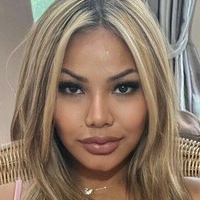 бумтх Голая