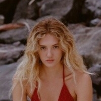 Бринн Делуго Голая