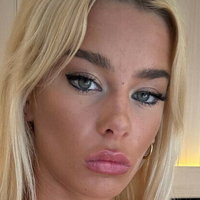 Элайза Лукас Голая