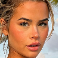 Эмили Элизабет Голая