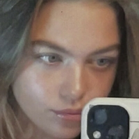 Эмма Бирдсли Голая