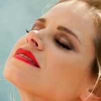 Хот Уиз Фрутс Ор Флауэр Голая