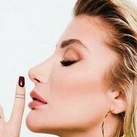 Ирем Деричи Голая