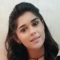 Иша Сингх Голая