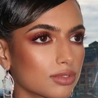 Ишана Найт Шьямалан Голая