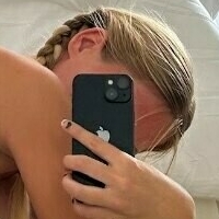 Айландгерлкат Голая