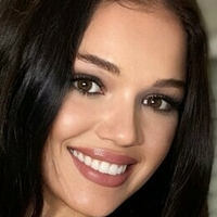 Джулиана Поли Голая