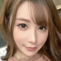 Джун Мегами Голая