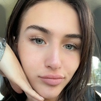 кейтлингрейс Голая