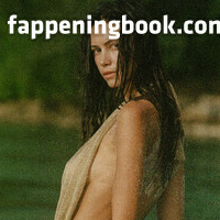 Кристен Кинле Голая