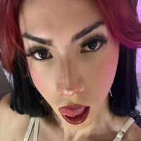 Леони Саанви Голая