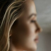 Лили Лоусон Голая