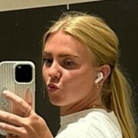 Мэддимартински Голая