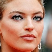 Марта Хант Голая