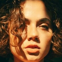 Миа Маевска Голая