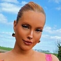 Моллибриэллоф Голая