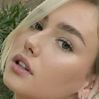 Моллиомалиамоллиомалиааа Голая