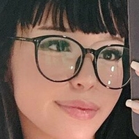 Муниз Харт Голая