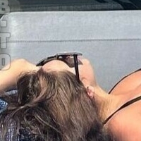 Олив Бреннер Голая