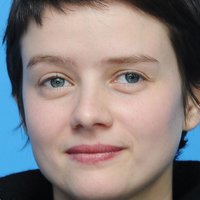 Полин Этьенн Голая