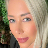 Рейфе Каро Голая