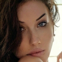 Стефания Амс Голая