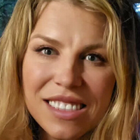 Тенли Э. Радж Голая