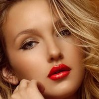 Триста Микаил Голая