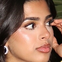 Вритика Парекх Голая